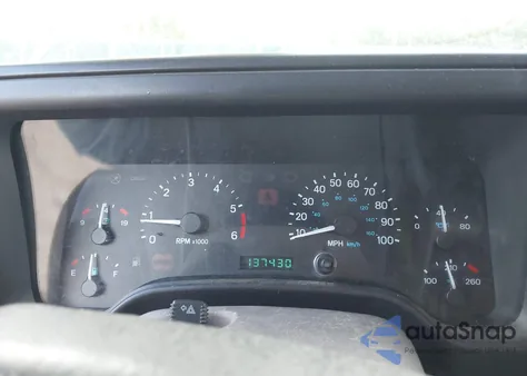 1998 Jeep Wrangler Sport z USA, uszkodzony, nr VIN 1J4FY19SXWP742221